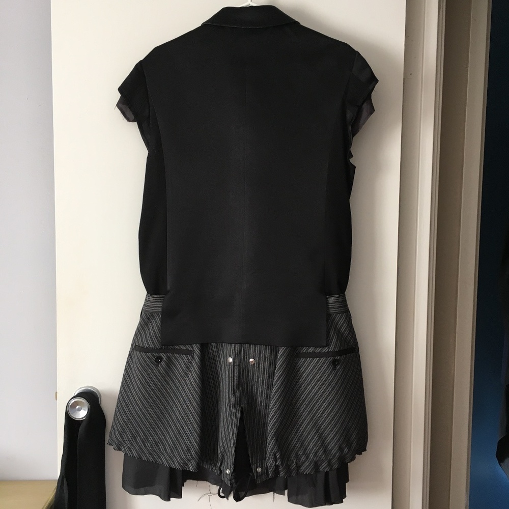 New SACAI Runway 3138 Black + Pinstripe Dress 3 M - Picture 6 of 10